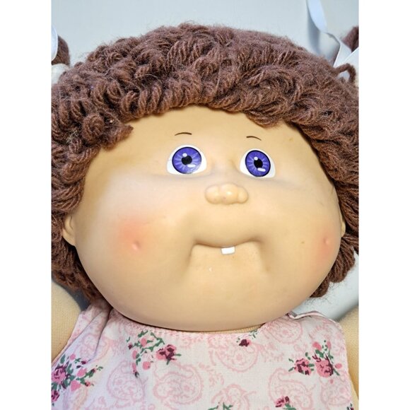 Vintage Cabbage Patch Kids Doll With Pink Floral Dress 1985 Brown Hair Collect - Picture 2 of 12